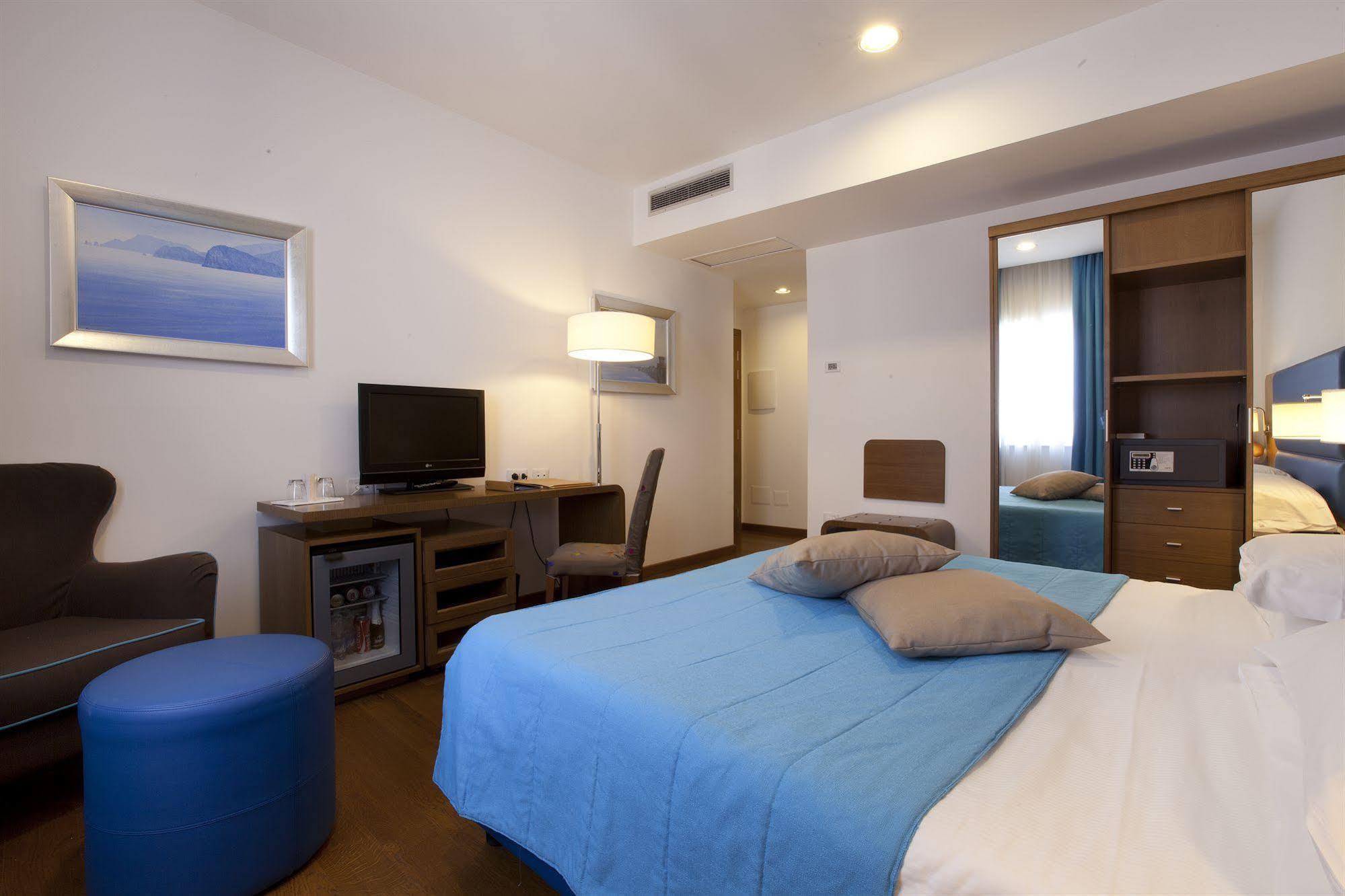 Hotel Plaza Sorrento Kültér fotó