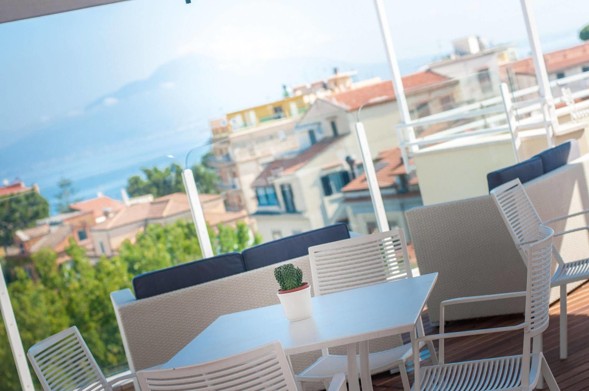 Hotel Plaza Sorrento Kültér fotó